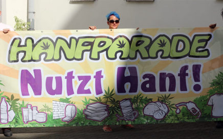 Leittransparent der Hanfparade 2015