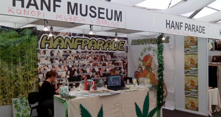 Foto vom Hanfparade- und Hanf Museum-Stand auf dem Cannafest 2015